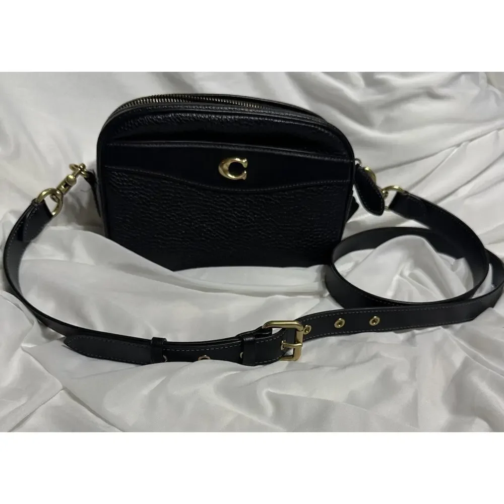 COACH Camera Bag Crossbody Black Pebble Leather Small Classic Minimalist EUC